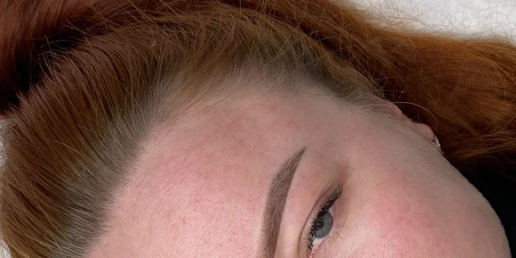Permanentní make-up: oční linky, obočí pudrovou metodou i výplň rtů