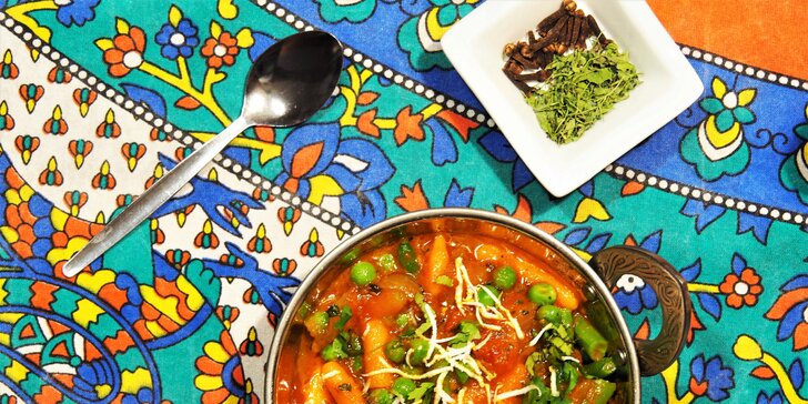 Indická hostina pro dva: polévka a hlavní chod podle výběru s kuřecím, jehněčím, vepřovým nebo vege