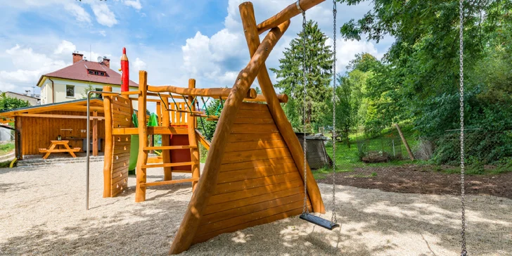 Pobyt kousek od Ještědu pro pár i čtyřčlennou rodinu: pokoj či apartmán, snídaně