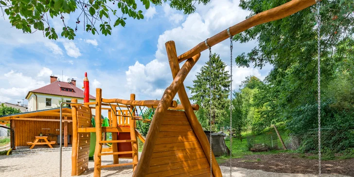Luxusní apartmány pod Ještědem: pobyt se snídaní pro dva, partu nebo rodinu