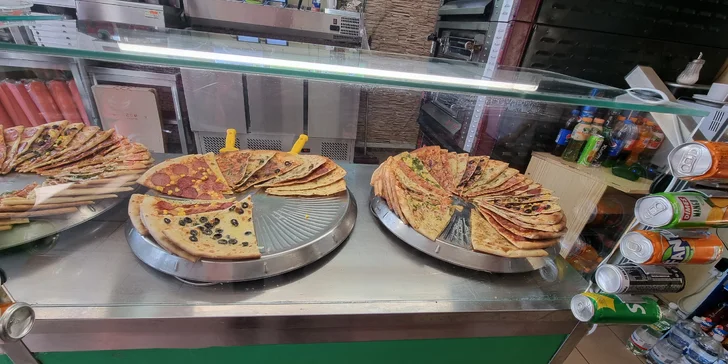 Pizza o průměru 32 či 45 cm nebo kebab dle výběru na odnos s sebou