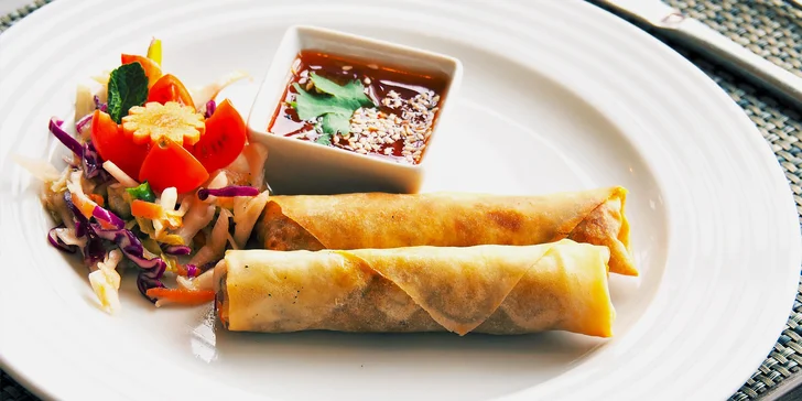 Vyhlášené nudle Pad Thai s hovězím, kuřecím nebo krevetami pro 1 či 2 osoby