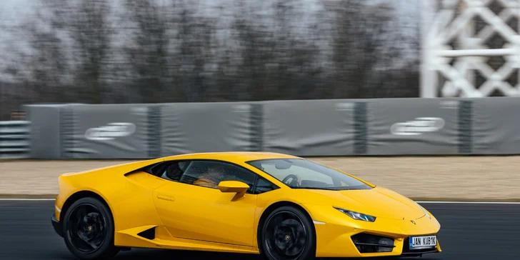 Zkroťte Lamborghini, Porsche nebo Mustanga na velkém okruhu v Mostě i Brně: až 5 kol jako řidič či spolujezdec