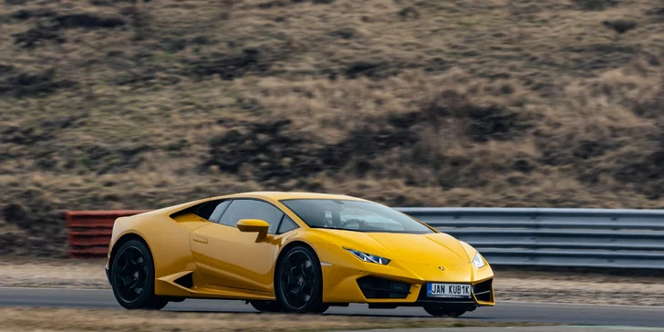 Zkroťte Lamborghini, Porsche nebo Mustanga na velkém okruhu v Mostě i Brně: až 5 kol jako řidič či spolujezdec