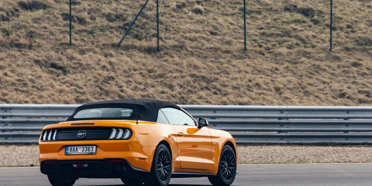 Zkroťte Lamborghini, Porsche nebo Mustanga na velkém okruhu v Mostě i Brně: až 5 kol jako řidič či spolujezdec