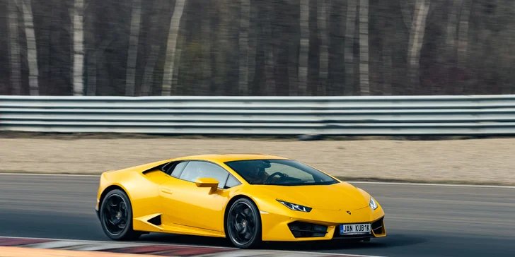 Zkroťte Lamborghini, Porsche nebo Mustanga na velkém okruhu v Mostě i Brně: až 5 kol jako řidič či spolujezdec