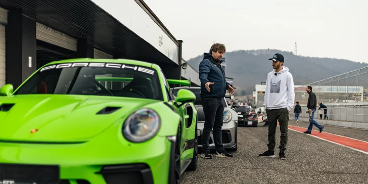 Zkroťte Lamborghini, Porsche nebo Mustanga na velkém okruhu v Mostě i Brně: až 5 kol jako řidič či spolujezdec
