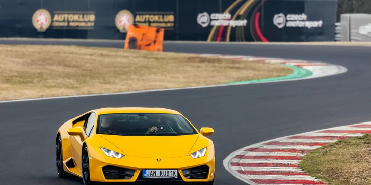 Zkroťte Lamborghini, Porsche nebo Mustanga na velkém okruhu v Mostě i Brně: až 5 kol jako řidič či spolujezdec