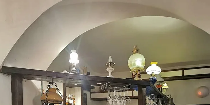 Hovězí burger se slaninou a čedarem, hranolky pro 1 i 2 osoby