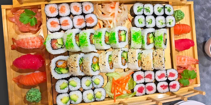 Japonsko v Liberci: sushi sety s 22–54 rolkami s tuňákem, lososem a krevetami i s polévkami a závitky