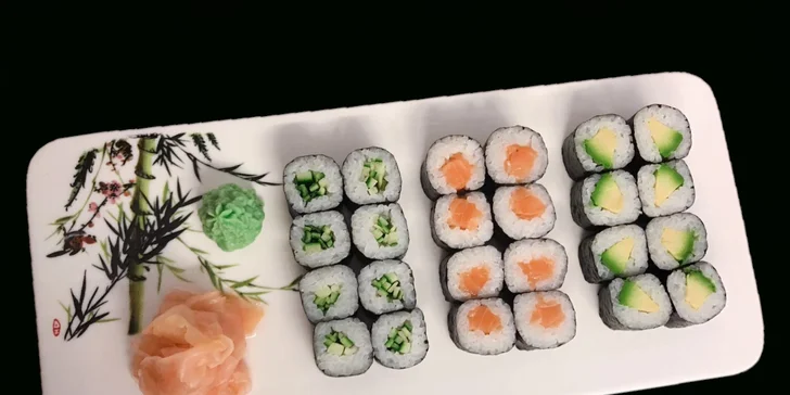Sushi sety s 22–54 kousky: tuňák, losos, krevety a další dobroty