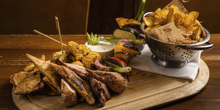Čertovské dobroty z grilu pro partu či rodinu: krkovice, kuře, flank steak, zeleninový špíz a mnohem víc