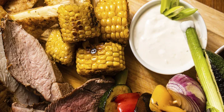 Čertovské dobroty z grilu pro partu či rodinu: krkovice, kuře, flank steak, zeleninový špíz a mnohem víc