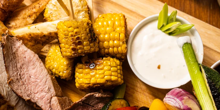 Čertovské dobroty z grilu pro partu či rodinu: krkovice, kuře, flank steak, zeleninový špíz a mnohem víc