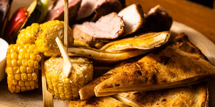 Čertovské dobroty z grilu pro partu či rodinu: krkovice, kuře, flank steak, zeleninový špíz a mnohem víc
