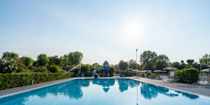 Italské Lido di Pomposa: mobilní domek pro 5 osob, kemp s vlastní pláží a s bazény