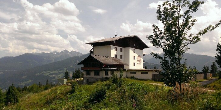 Dovolená v Rakousku: úžasný pobyt na vrcholu Alp pro dva se snídaní a lahví sektu na pokoji