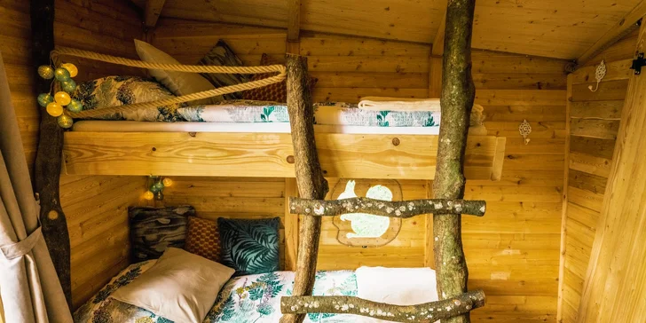 Pobyt se snídaní v plně vybaveném treehousu na jihu Čech: žádná elektřina ani Wi-Fi, jen božský klid