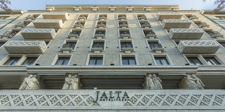 5* pobyt v centru Prahy: hotel přímo na Václavském náměstí, snídaně i prohlídka muzea