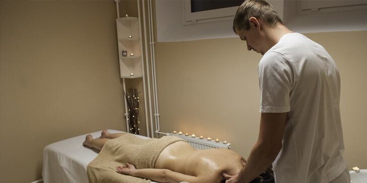 30, 50 či 120 minut relaxu: masáž zad a šíje, nohou i celého těla přírodní českou kosmetikou