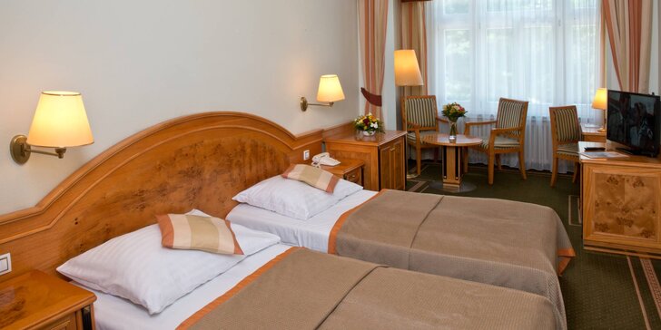 Pobyt ve 4* hotelu v Mariánských Lázních: bohatá polopenze, neomezeně bazén a wellness procedury