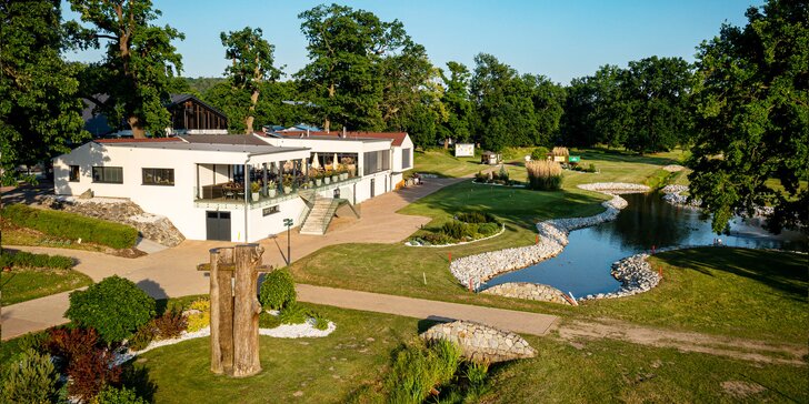 Jednodenní či dvoudenní kurz golfu v luxusním Zámeckém Golf Resortu Hluboká vč. wellness