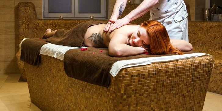 Hodina relaxace: celotělový zábal a masáž zad a šíje vonnými oleji pro 1 i 2 osoby