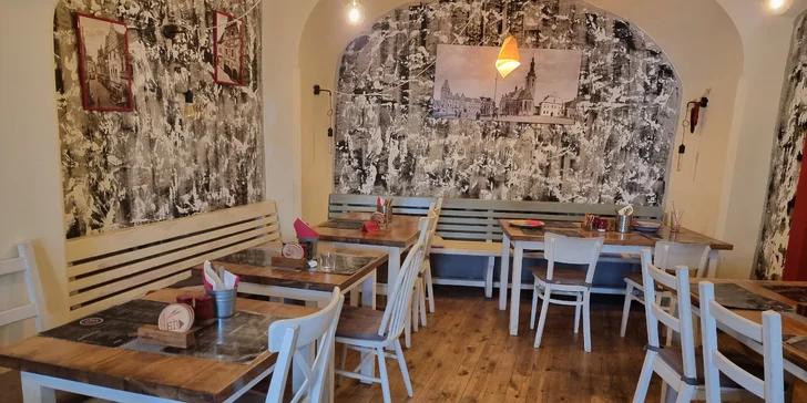 Burger s hovězím, trhaným krůtím nebo vege a hranolky pro 1 osobu