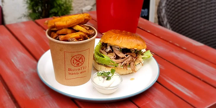 Burger s hovězím, trhaným krůtím nebo vege a hranolky pro 1 osobu