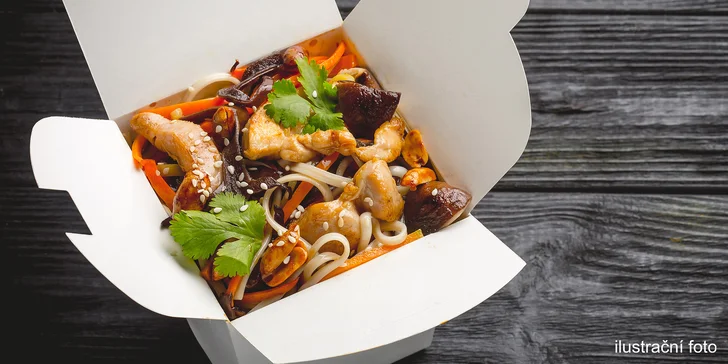 Rychlé a dobré jídlo: klasický nebo speciální noodle box podle výběru