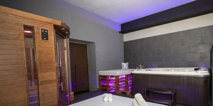 Relax uprostřed Plzně: 120 min. v privátním wellness i s lahví vína pro 2 osoby