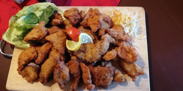 Skvělá bašta: 1 kg mixu řízečků ve Starosuchdolské restauraci