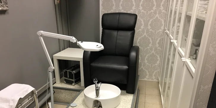 SPA pedikúra včetně hydratace a peelingu pro muže