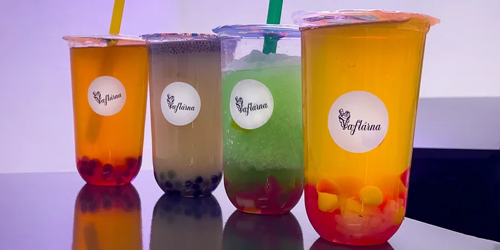 Velký bubble tea: studený či teplý, ovocný nebo mléčný, kuličky různých chutí