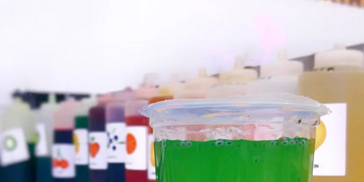 Velký bubble tea: studený či teplý, ovocný nebo mléčný, kuličky různých chutí