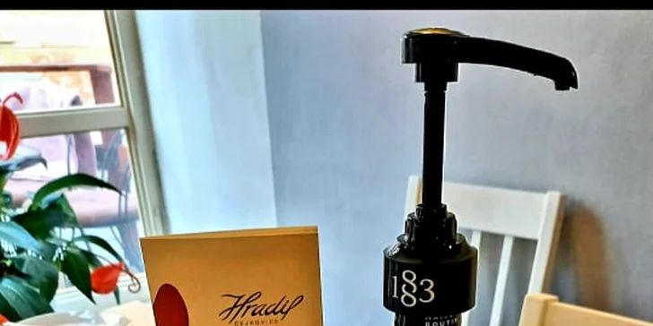 Otevřený voucher v hodnotě 250–1000 Kč na veškeré jídlo i pití v Mama's Café & Bistro
