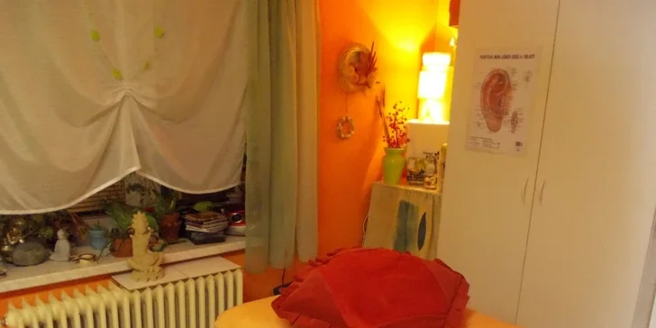 Uvolňující masáž zad a šíje, ramenního pletence a bederní páteře + reflexní masáž chodidel