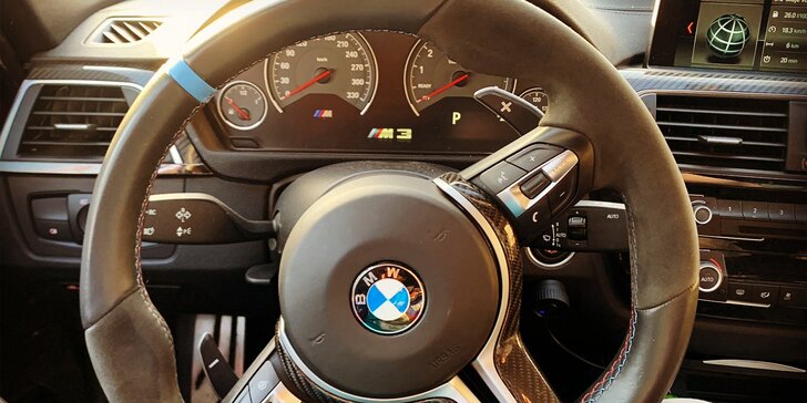 BMW M3 Competition: spolujízda i řízení na letištní dráze