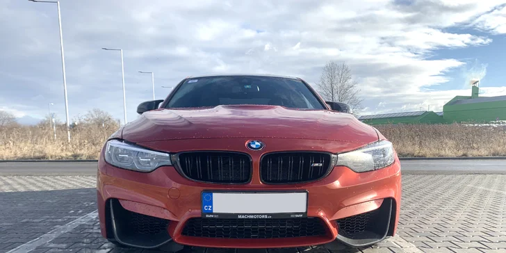 BMW M3 Competition: spolujízda i řízení na letištní dráze