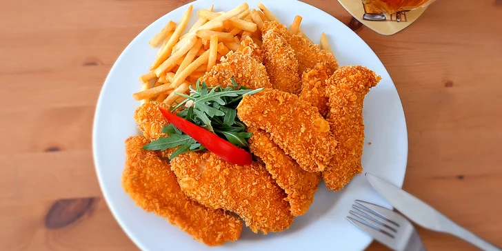 Smažené kuřecí stripsy a hranolky: porce o 250 či 500 g masa