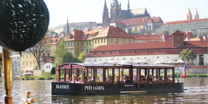 Vyhlídková plavba Pražskými Benátkami a vstup do Muzea Karlova mostu