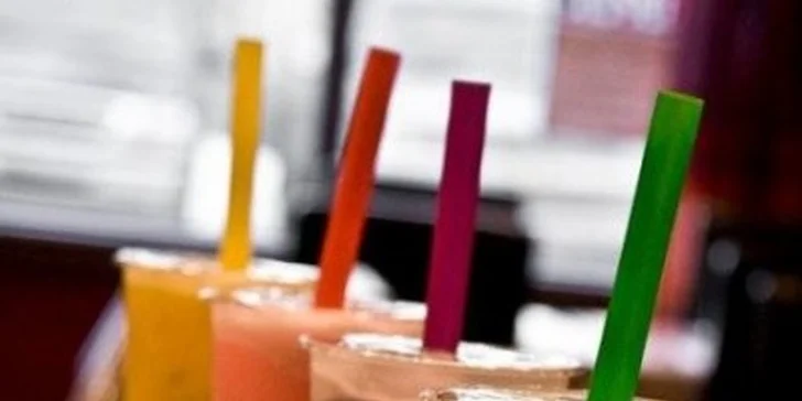 Exotické nápoje Bubble tea k odnesení s sebou v hodnotě 150 Kč. Až ČTYŘI teplé nápoje z Taiwanu s kuličkami manioku a extra velkým brčkem.