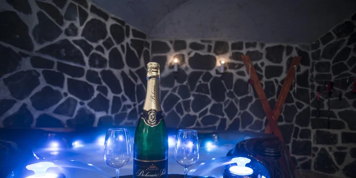 Romantika v privátním wellness: krb, sauna a vířivka na 2 hod. až celou noc