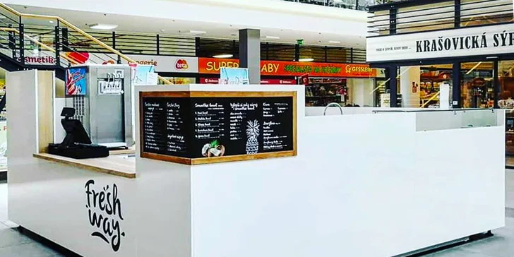 Zahřejte se a zamlsejte: horká jablečná šťáva se skořicí a muffin