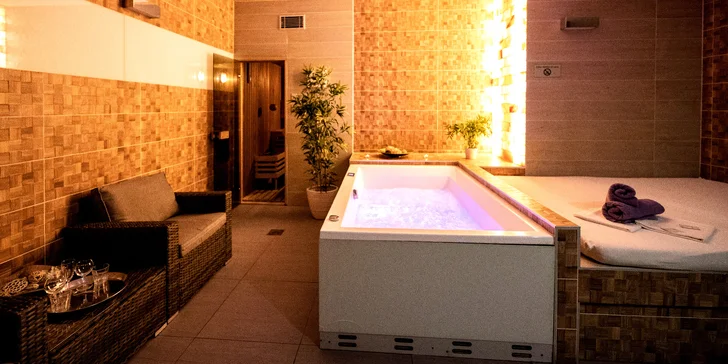 Romantický wellness balíček podle výběru: 120 min. privátního relaxu i se sektem