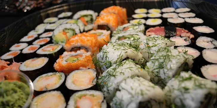 Velké vánoční či silvestrovské sushi menu s sebou