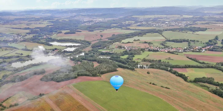 Zážitek na celý život: let balonem včetně slavnostního křtu pro 4 osoby