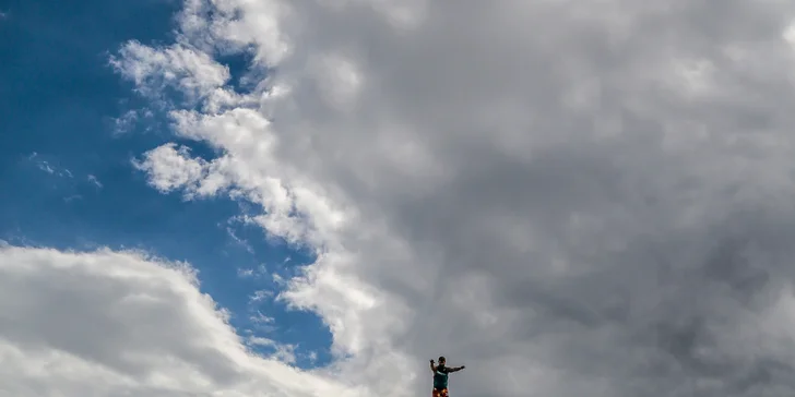 Vznášejte se nad vodou jako superhrdinové: let na flyboardu pro 1 i 2 osoby