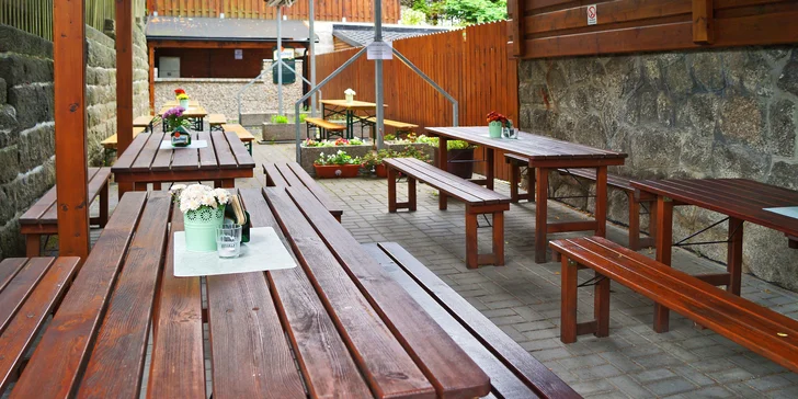 Hovězí burger podle výběru ze 3 druhů, steakové hranolky a dip pro jednoho