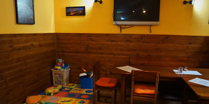 Hovězí burger podle výběru ze 3 druhů, steakové hranolky a dip pro jednoho